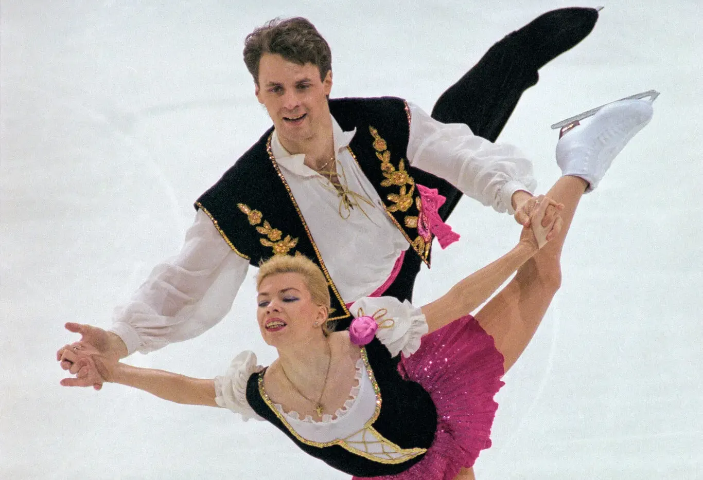 Трагічний політ: як фігурне катання стало історією кохання та життя для Євгенії Шишкової та Вадима Наумова